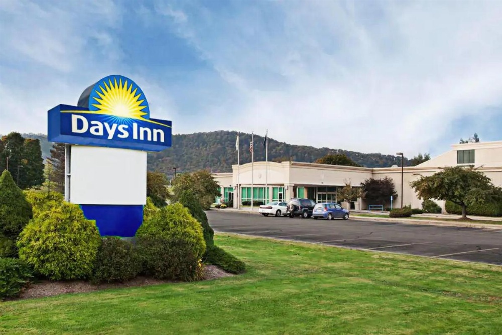 Days Inn by Wyndham Warren Image 14