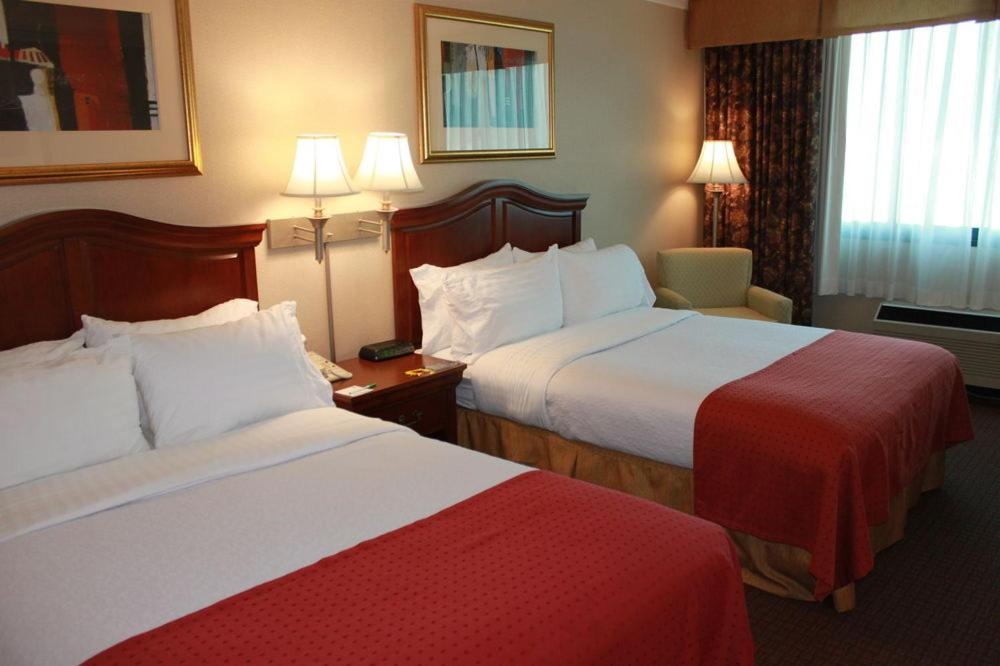 Days Inn by Wyndham Warren